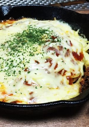 鉄板ミートソース目玉焼きとチーズのせ-レシピのメイン写真