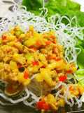◆ピリ辛肉味噌とパリパリ春雨の野菜包み♪