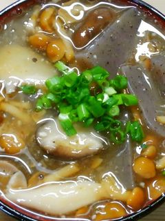 簡単 一品♪なめこと蒟蒻の和風にんにく煮-レシピのメイン写真