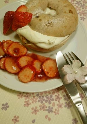 にこにこベーグルサンド～いちご～-レシピのメイン写真