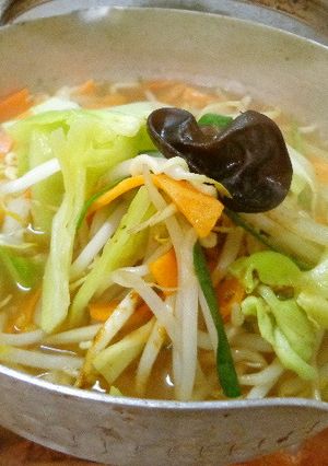 最速の野菜たっぷりインスタントラーメン-レシピのメイン写真
