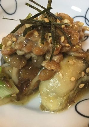 牡蠣のテリヤキ風ソテーの納豆のせ-レシピのメイン写真
