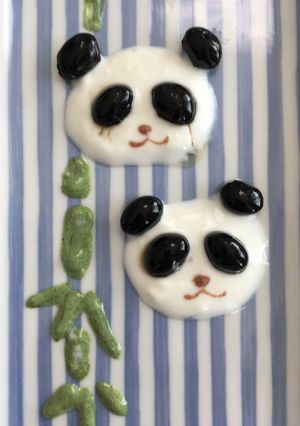 ヨーグルトアート 黒豆パンダ-レシピのメイン写真