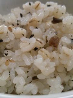 梅じそソフトふりかけde炊き込みご飯-レシピのメイン写真
