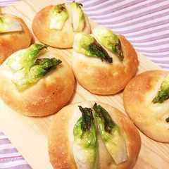 手ごねでふんわり 蕾菜のフォカッチャ-レシピのメイン写真