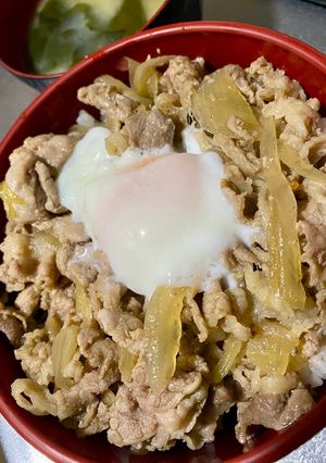 牛豚丼(温玉のせ)-レシピのメイン写真