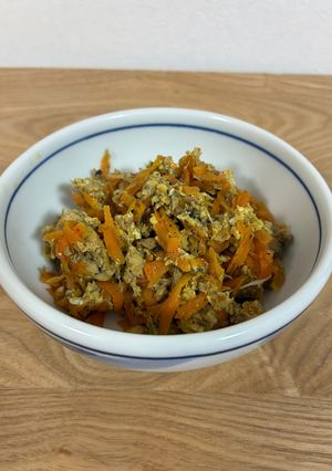 鯖缶水煮で人参シリシリ-レシピのメイン写真