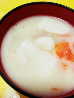 大阪、北摂のお雑煮(白味噌)-レシピのメイン写真
