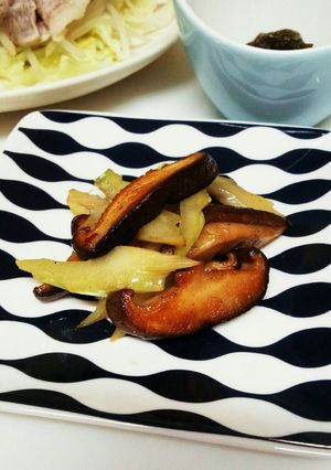 簡単一品☆セロリとしいたけの旨焼き♪-レシピのメイン写真