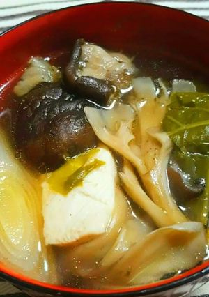 キノコと白菜の汁物-レシピのメイン写真