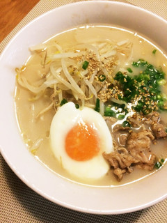 ぐでたまごともやしの豚骨ラーメン-レシピのメイン写真