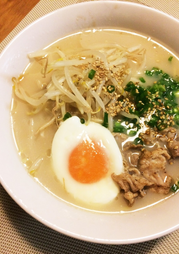 ぐでたまごともやしの豚骨ラーメン-レシピのメイン写真