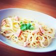 サーモンとコリアンダーのクリームパスタ