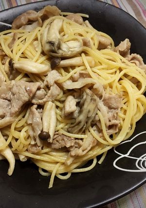 きのこと豚肉のオイマヨにんにくパスタ-レシピのメイン写真