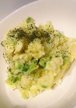 アボガドとチーズのホットポテトサラダ-レシピのメイン写真
