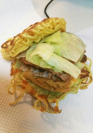 ☆焼きそばでさっとラーメンバーガー☆-レシピのメイン写真