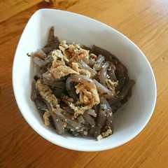 รูปของ もう一品‼つきこんにゃくの胡麻油炒め♪