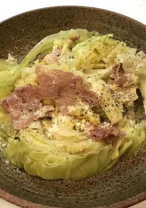 キャベツの大量消費に☆生ハムチーズ蒸し-レシピのメイン写真