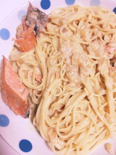 鮭と牛乳で作るクリームスパゲティ-レシピのメイン写真