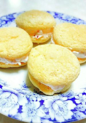 いちごブッセ-レシピのメイン写真