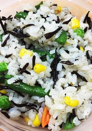 ひじき炒飯☆鉄分豊富〜貧血防止にも-レシピのメイン写真