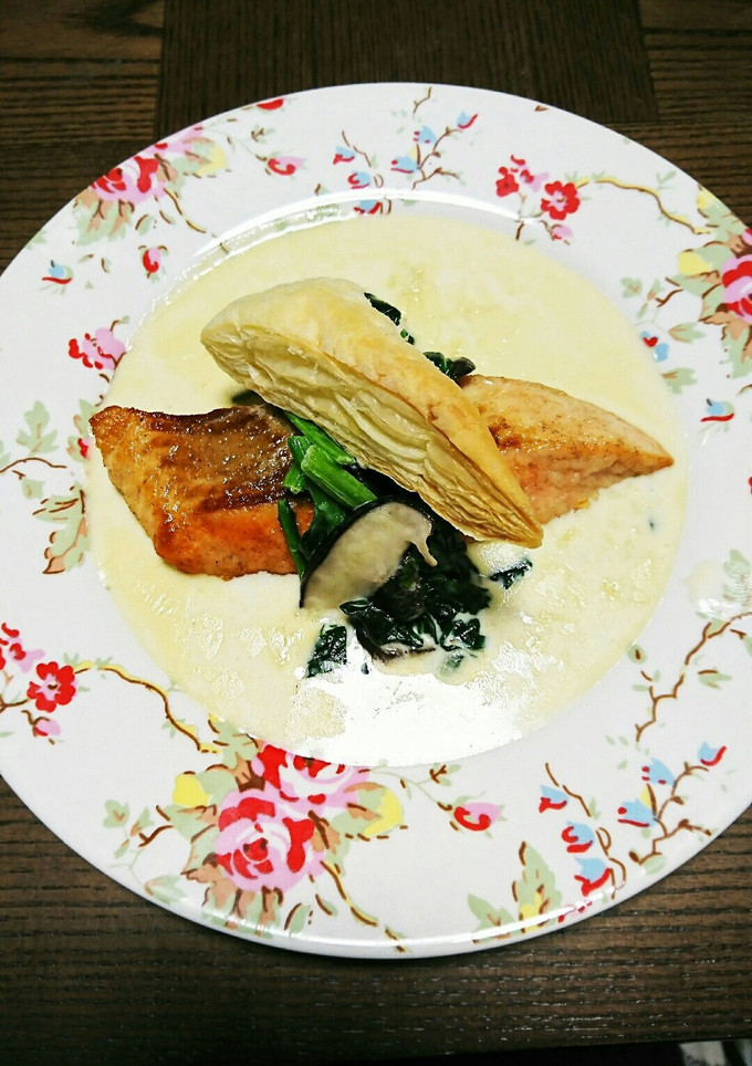 鮭のムニエル✨クリームソース パイ添え✨-レシピのメイン写真