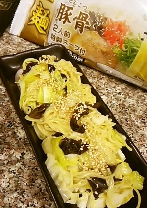キャベツとキクラゲの豚骨汁なし麺-レシピのメイン写真