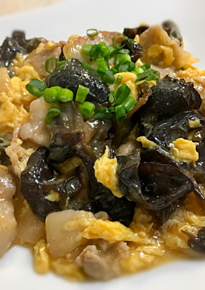 麺つゆで簡単！豚ばら肉&きくらげの卵炒め-レシピのメイン写真