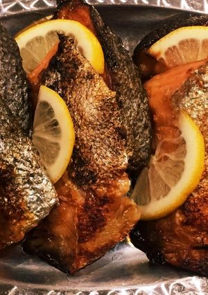 鮭のははつゆ漬け焼きレモン添え-レシピのメイン写真