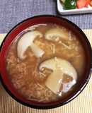 大きな椎茸とエノキのきのこおかゆ