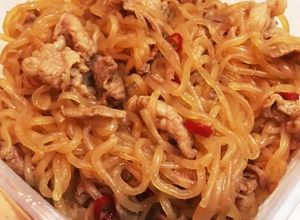 お弁当に◯！豚こま肉としらたきの甘辛煮-レシピのメイン写真