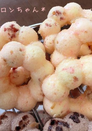 ドライストロベリー♡ピンクの焼きドーナツ-レシピのメイン写真