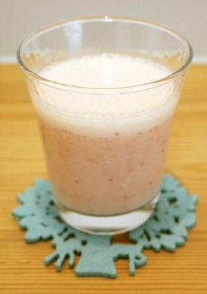 イチゴとパイン☆甘酒ヨーグルトドリンク-レシピのメイン写真
