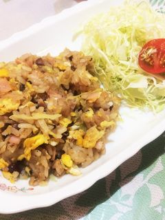 お赤飯炒飯  お赤飯でチャーハン by おまめさん 【クックパッド】 簡単