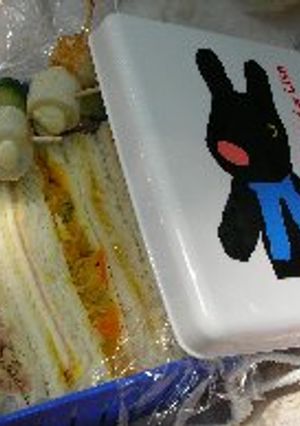 行楽のお供はサンドイッチ♪-レシピのメイン写真