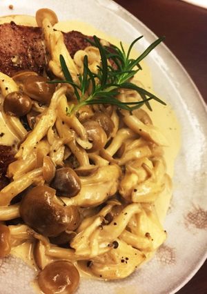 ステーキ！きのこクリームソース*´-`)-レシピのメイン写真
