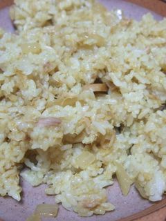 簡単★炒めて混ぜて★ツナカレーピラフ-レシピのメイン写真