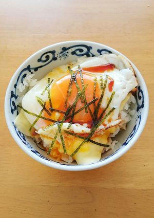 簡単すぎる朝御飯 目玉丼-レシピのメイン写真