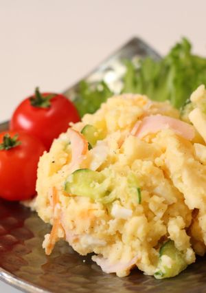 りんごでシャリシャリ♪ポテトサラダ-レシピのメイン写真