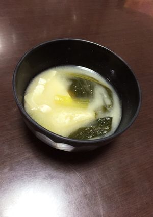 栄養たっぷり小松菜と豆腐のみそ汁-レシピのメイン写真