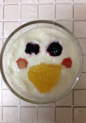 子供の似顔絵ヨーグルト-レシピのメイン写真