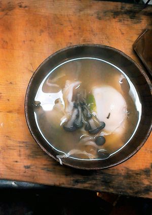 芽キャベツとしめじの味噌汁落とし卵入り-レシピのメイン写真