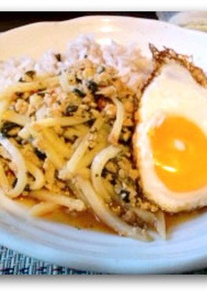 タイ料理　即席バジル炒め（鶏ガパオ炒め）-レシピのメイン写真