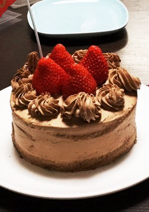 チョコクリームを食べる♡イチゴのケーキ-レシピのメイン写真