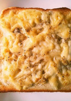 マヨネーズとチーズの最強トースト-レシピのメイン写真