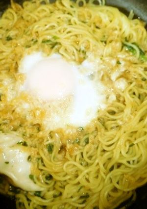 フライパンで簡単☆巣ごもり味噌ラーメン-レシピのメイン写真