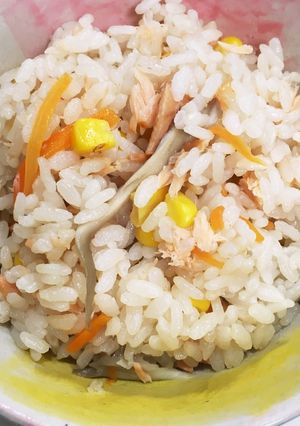 塩鮭と舞茸とコーンの炊き込みごはん-レシピのメイン写真
