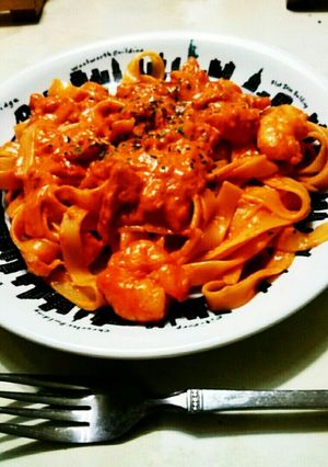 冷凍エビのトマトクリームパスタ-レシピのメイン写真