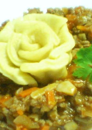 薔薇のパスタ ミートソースにのせて ~-レシピのメイン写真