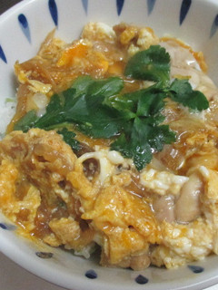 簡単♪新玉ねぎで「親子丼」♡-レシピのメイン写真